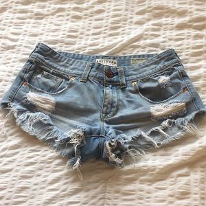 Pacsun Light Wash Short Shorts‼️